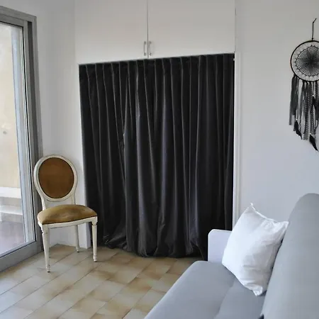 Alloggio in famiglia Carpediem, 2 Chambres Proche Aeroport, Promenade Des Anglais, Centre D'affaires Nizza
